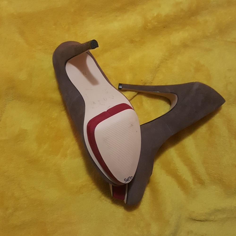 SALE‼️ Dolce Vita suede platform heels - Picture 5 of 6